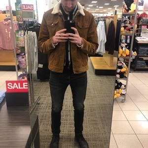 Meet your Posher, Logan